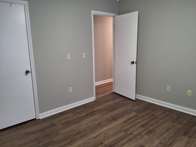 Building Photo - 1800 Preston St