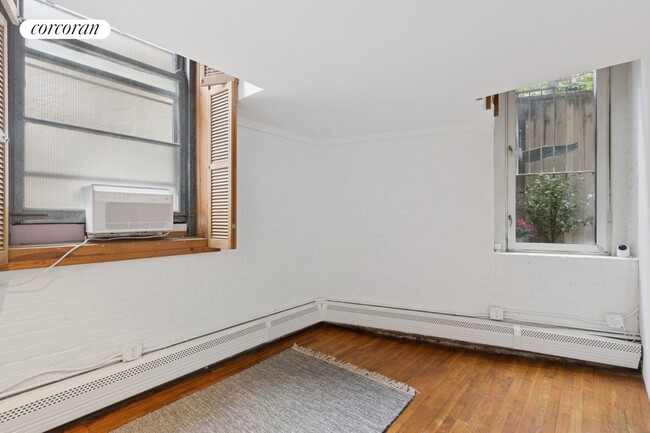 Building Photo - 719 Greenwich St