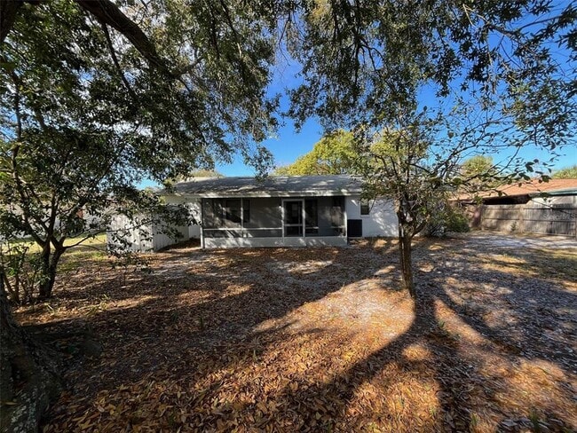 Building Photo - 305 Helena Ct