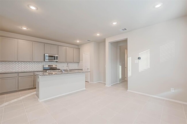 Building Photo - 8910 Oak Ivy Ln