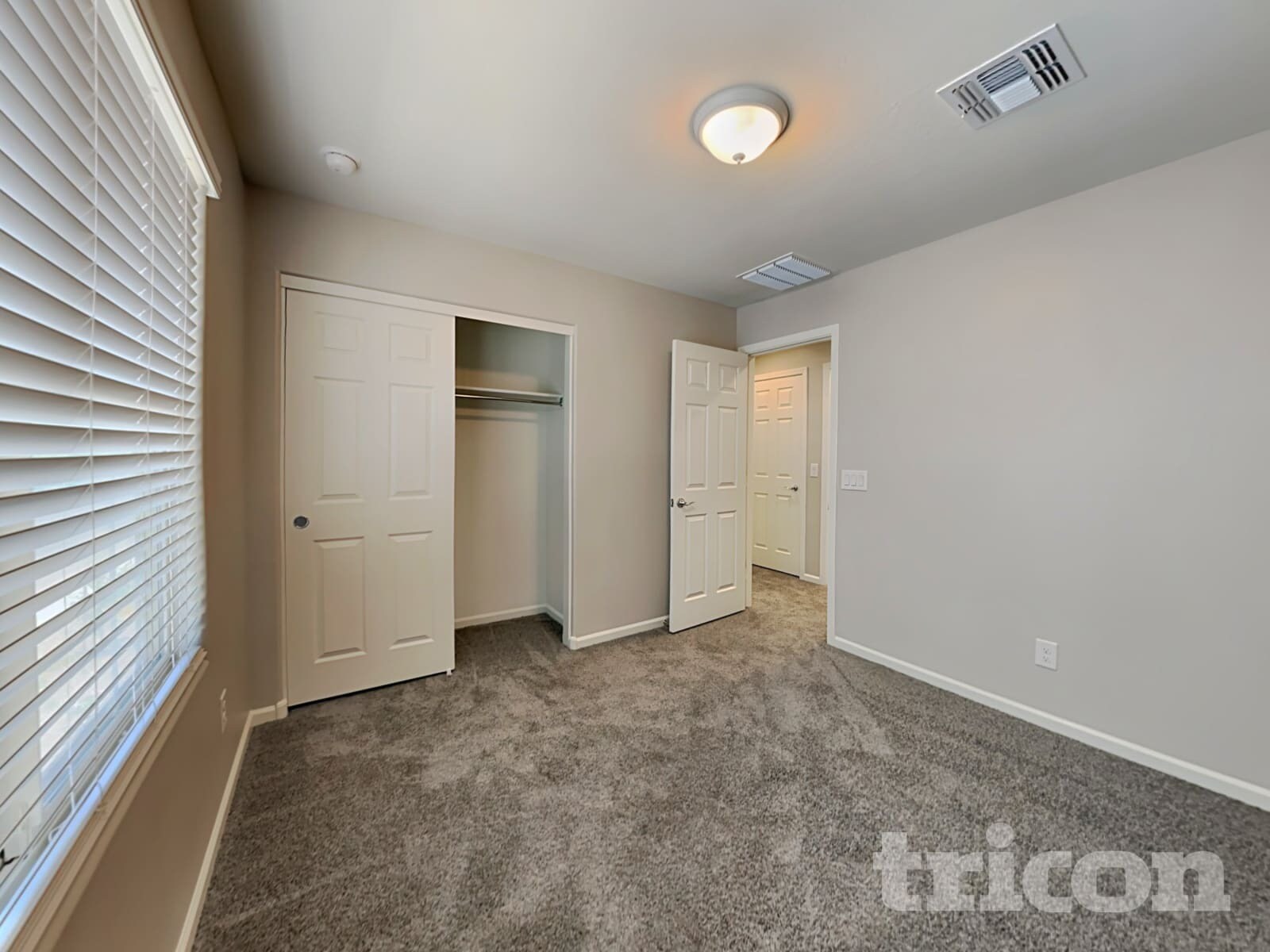 Building Photo - 8616 E Posada Ave