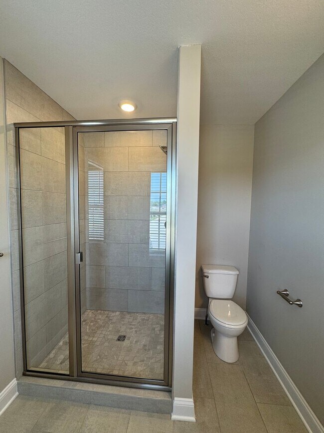 Building Photo - Gorgeous, Like New Home For Rent in Sango!