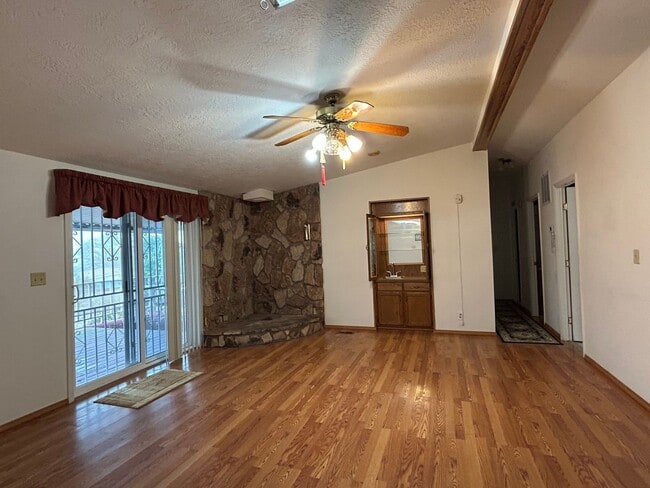 Building Photo - 8 Bass Ct