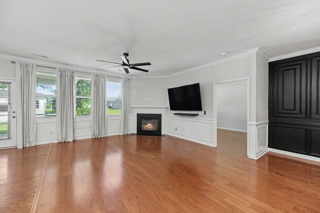Building Photo - 247 Clayburne Dr