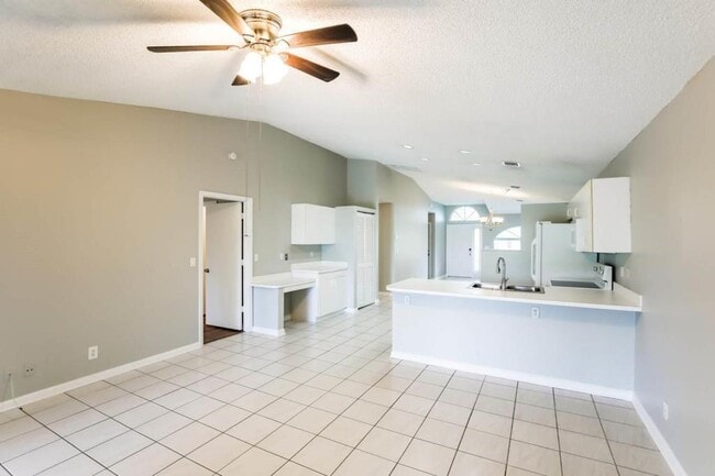 Primary Photo - 2542 Country Golf Dr