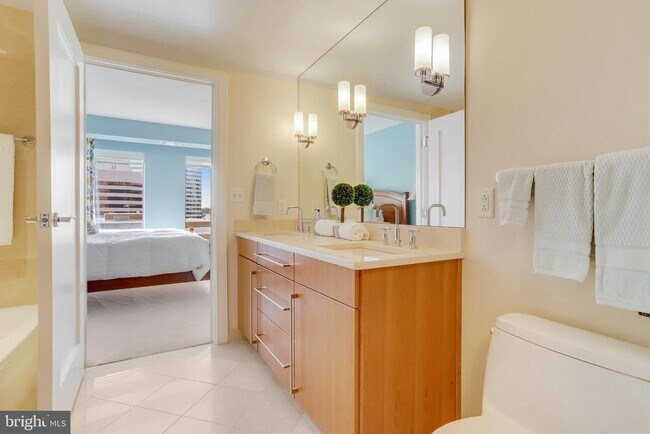 Building Photo - 1111 19th St N