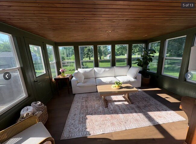 Building Photo - Amazing 3 bed 2 bath Brick Ranch in Carmel