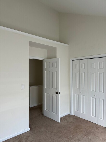 Building Photo - 534 South St