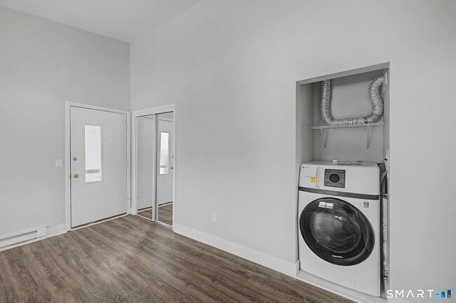 Building Photo - 81 Coalpit Hill Rd