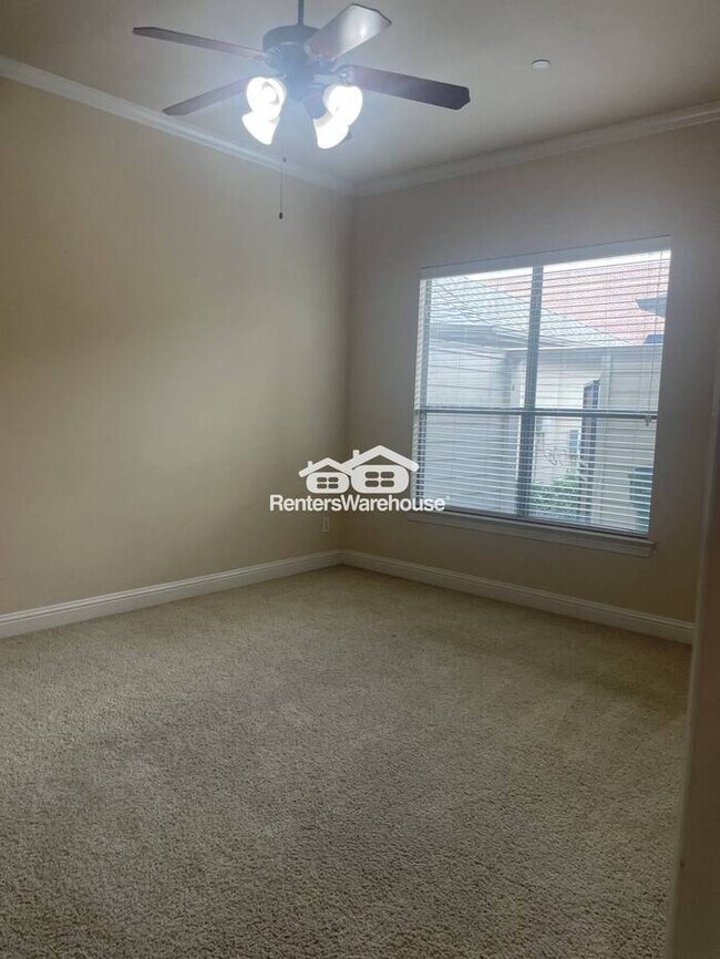 Building Photo - Very nice 3 bed Townhome in Plano!