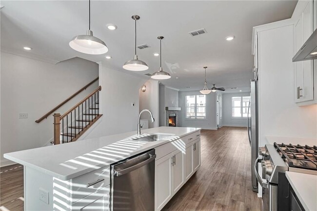 Building Photo - 1115 Larkin Dr