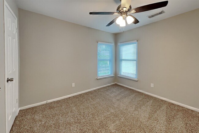 Building Photo - 18150 River Sage Dr