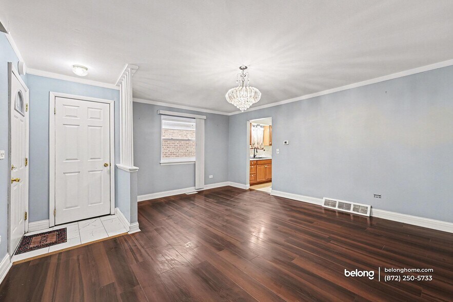 Building Photo - 1138 W 115th St