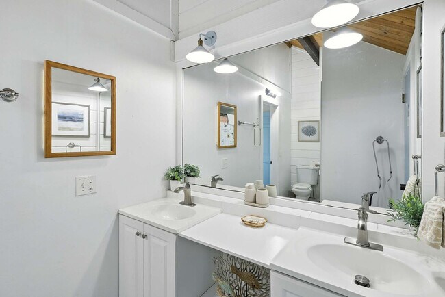 Building Photo - 62 Ocean St