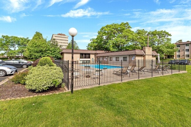 Building Photo - 1690 MN-36