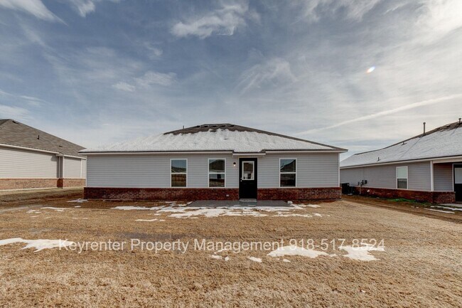 Building Photo - Beautiful 3 Bedroom, 2 Bath Recently Built Home in BA