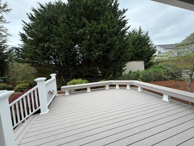 Building Photo - Cozy and Charming 3 Bedroom in Lynnwood!
