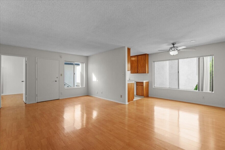 Primary Photo - 11410 Missouri Ave