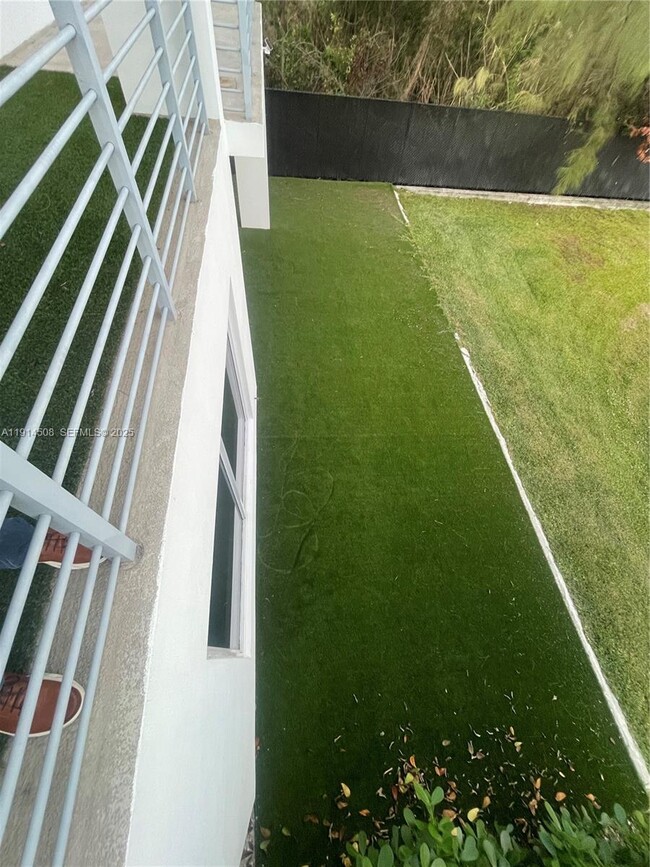 Building Photo - 6855 NW 103rd Ave