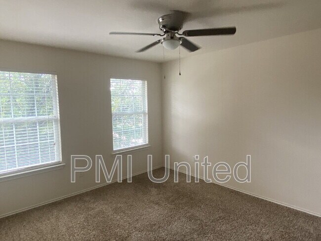 Building Photo - 3805 Oceanview Dr