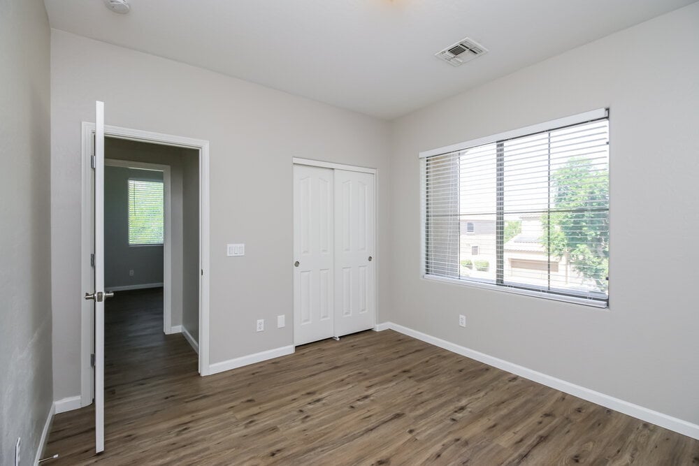 Building Photo - 4091 E Carriage Way