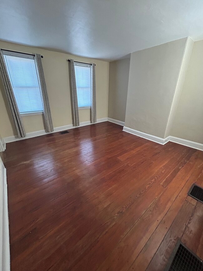 Building Photo - 1284 S Bay Rd