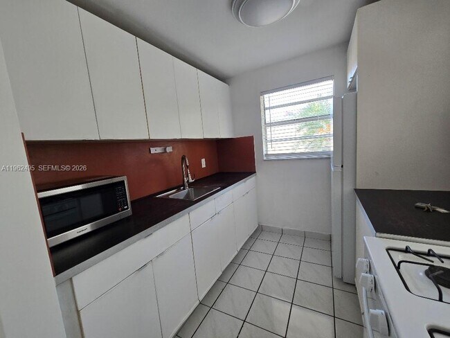 Building Photo - 631 Jefferson Ave