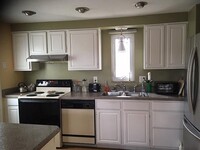 Building Photo - Forest Hills - House Share - 1 BR Available