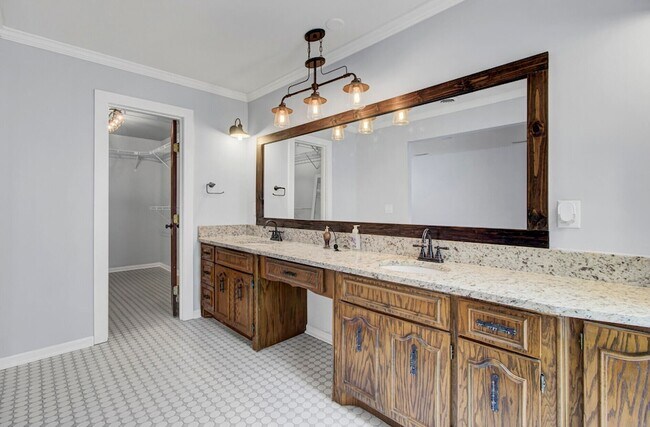 Building Photo - 8000 Eberly Ave