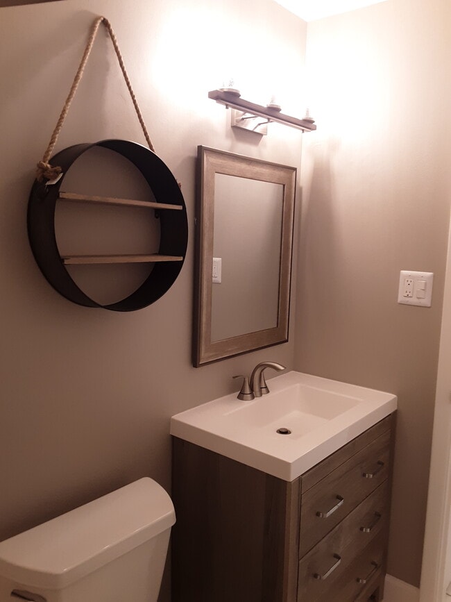 Building Photo - 5117 Blodgett Ave