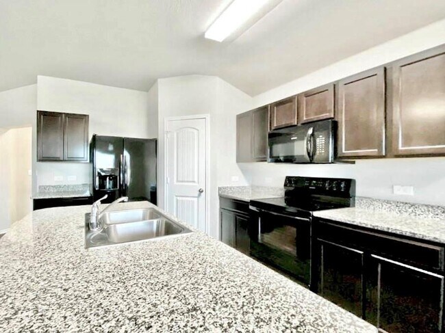 Building Photo - 5905 Ronee Leah Dr