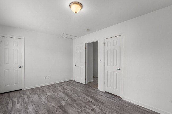 Building Photo - 1365 Longlac Rd