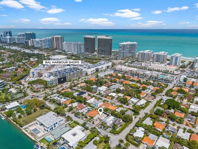 Building Photo - 9517 Bay Dr