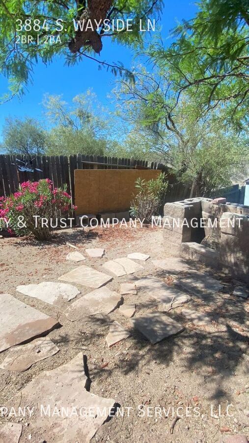Building Photo - 3884 S Wayside Ln