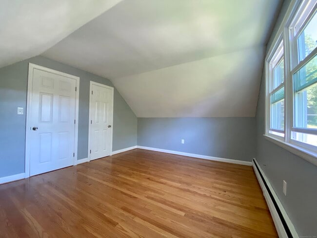 Building Photo - 94 Glenstone Dr