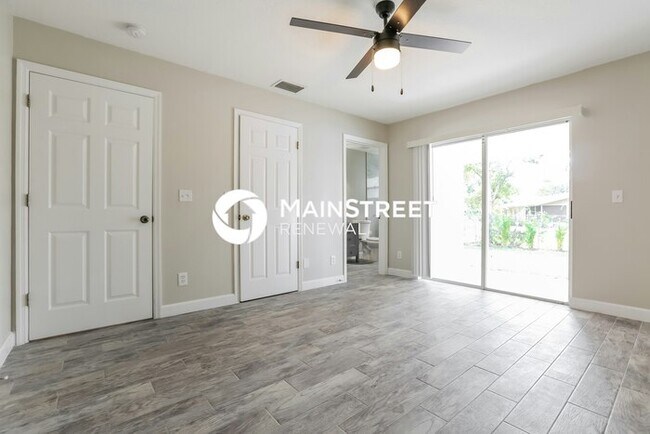 Building Photo - 3 Bedroom Pet-Friendly Home in SARASOTA, FL with Main Street Renewal