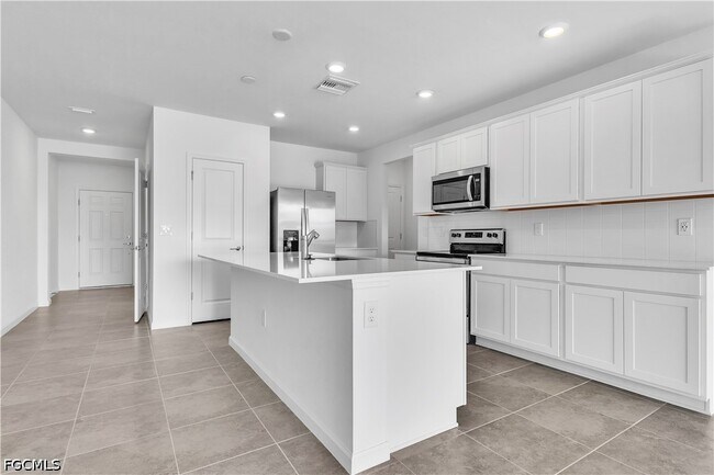 Building Photo - 1424 Weeping Willow Ct