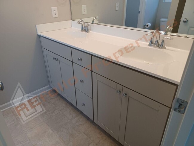 Building Photo - Beautiful Energy Efficient 3-BR Home w/Solar Panels at Lincoln Heights! Available Now!