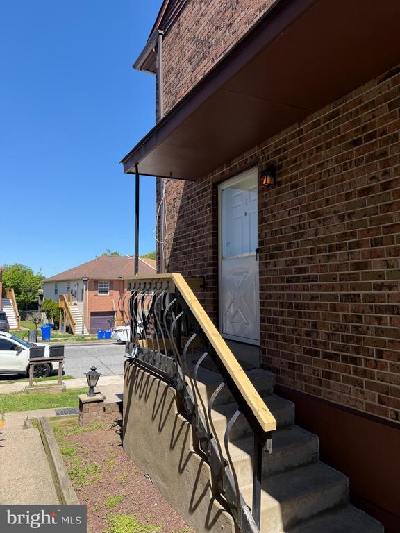 Building Photo - 15173 Beverly Dr