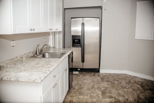 Building Photo - 145 Race St