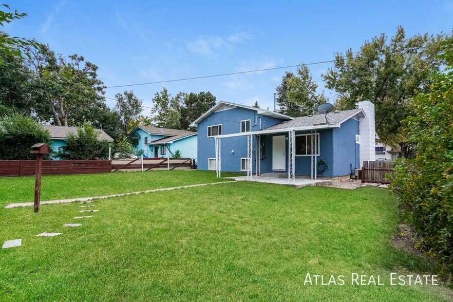 Building Photo - 804 2nd St