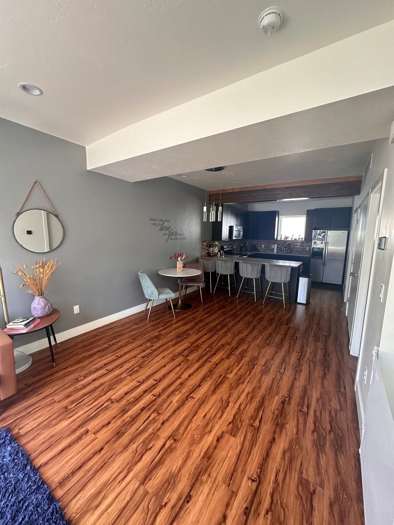 Building Photo - 1037 W Rooftop Dr