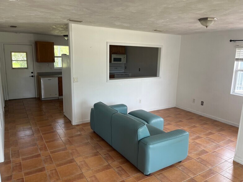 Building Photo - 501 Leeway Trl