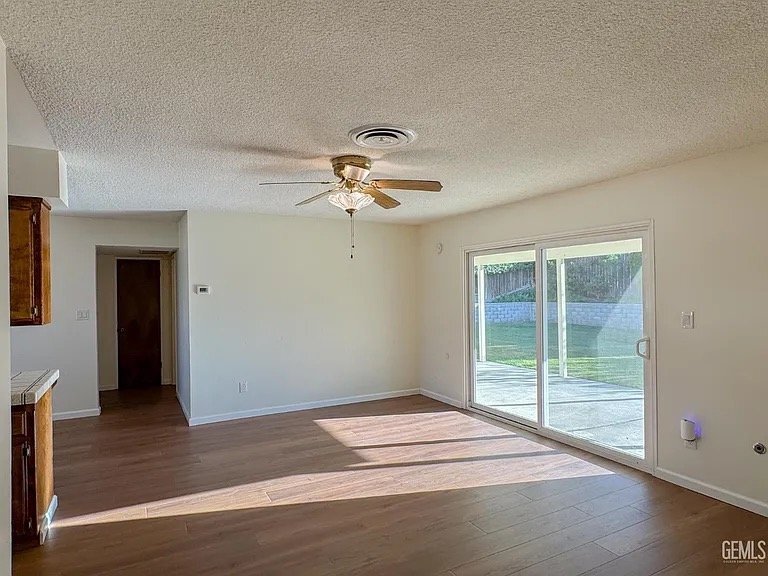 Building Photo - 2705 Parkfield Ct