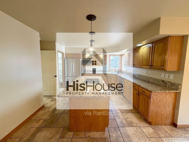 Building Photo - 2318 45th Ave