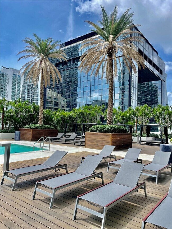 Building Photo - 1080 Brickell Ave