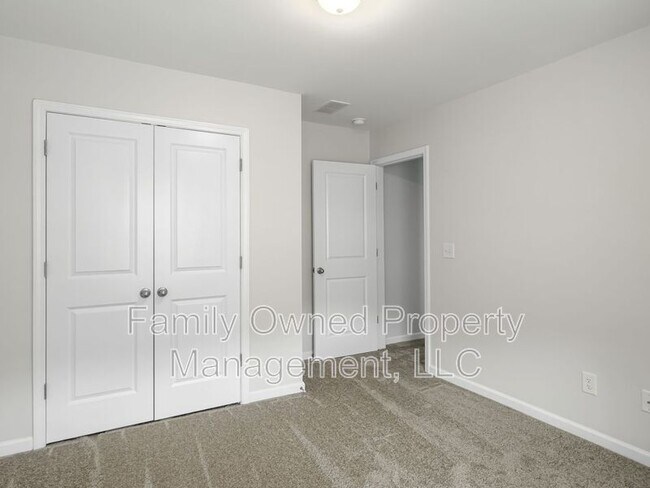 Building Photo - 603 Pendleton Dr