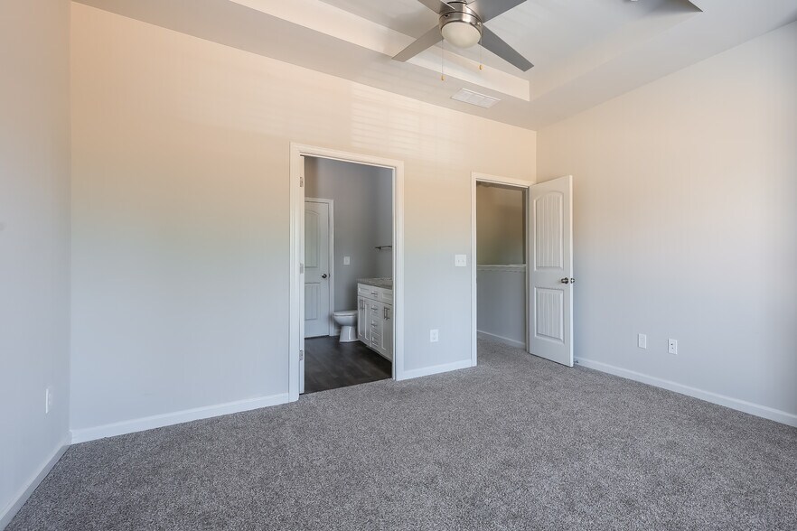 Building Photo - 243 Riley Cir