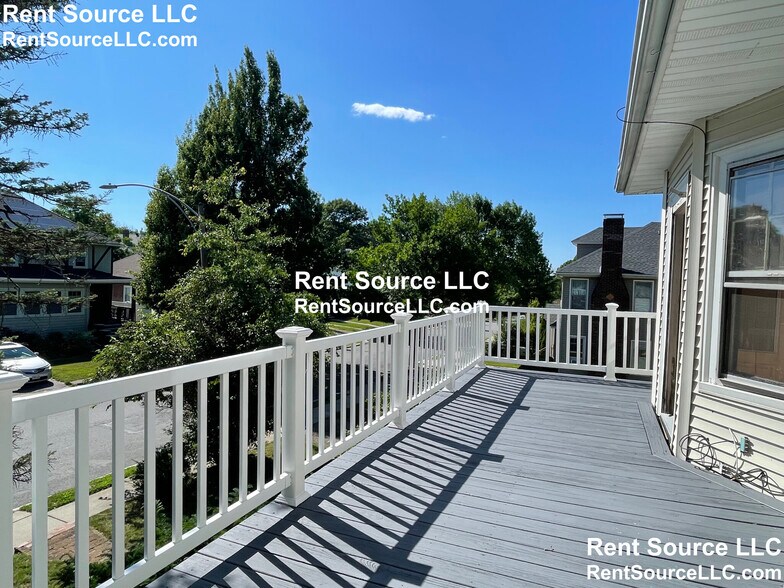 Building Photo - 111 Russett Rd