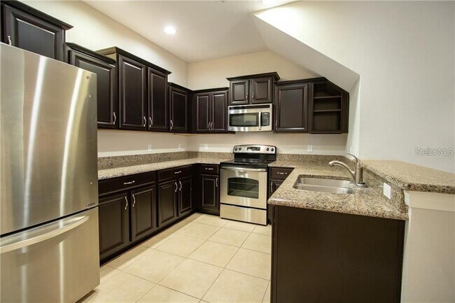 Building Photo - 14450 Desert Haven St